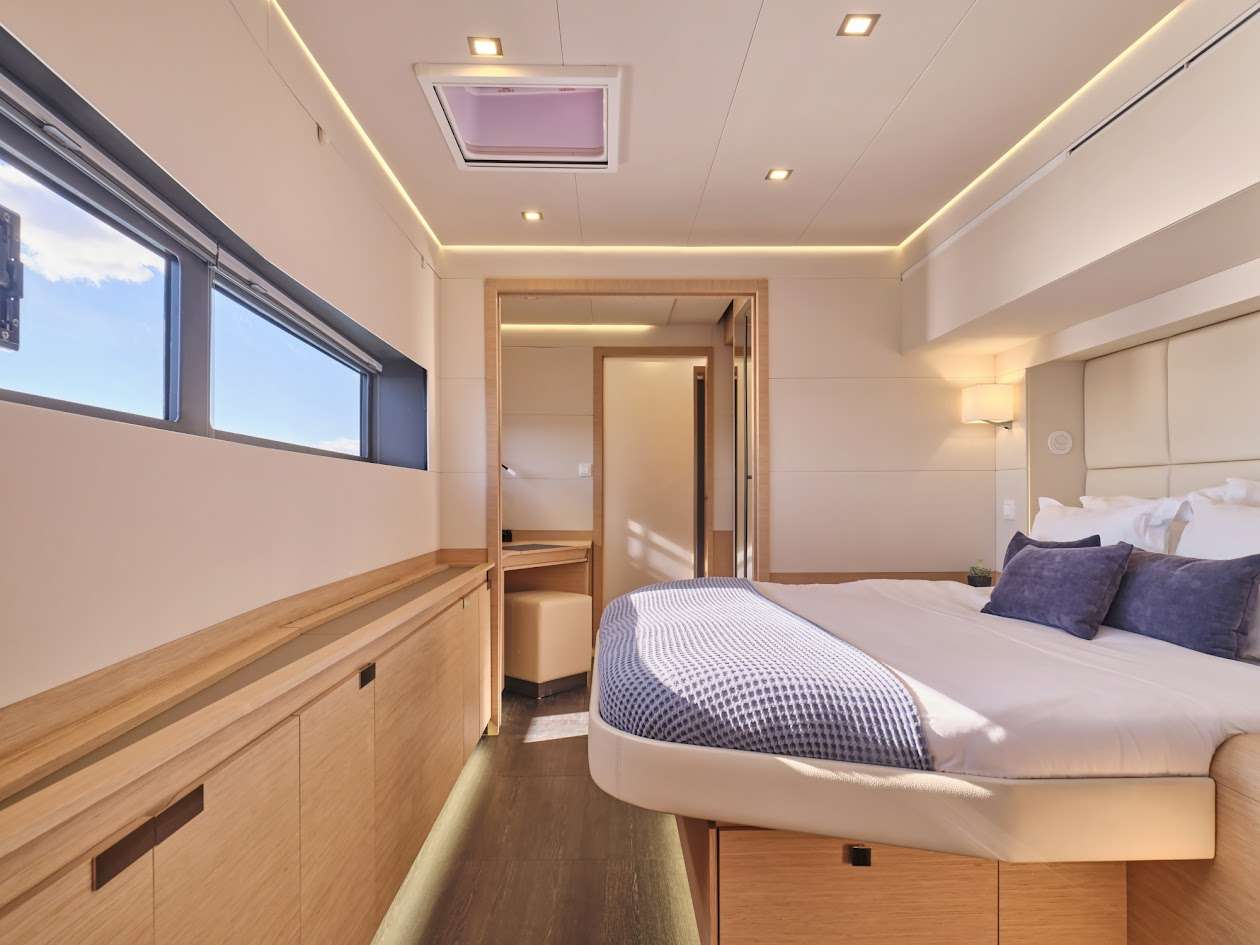 MAJESTY OF GREECE