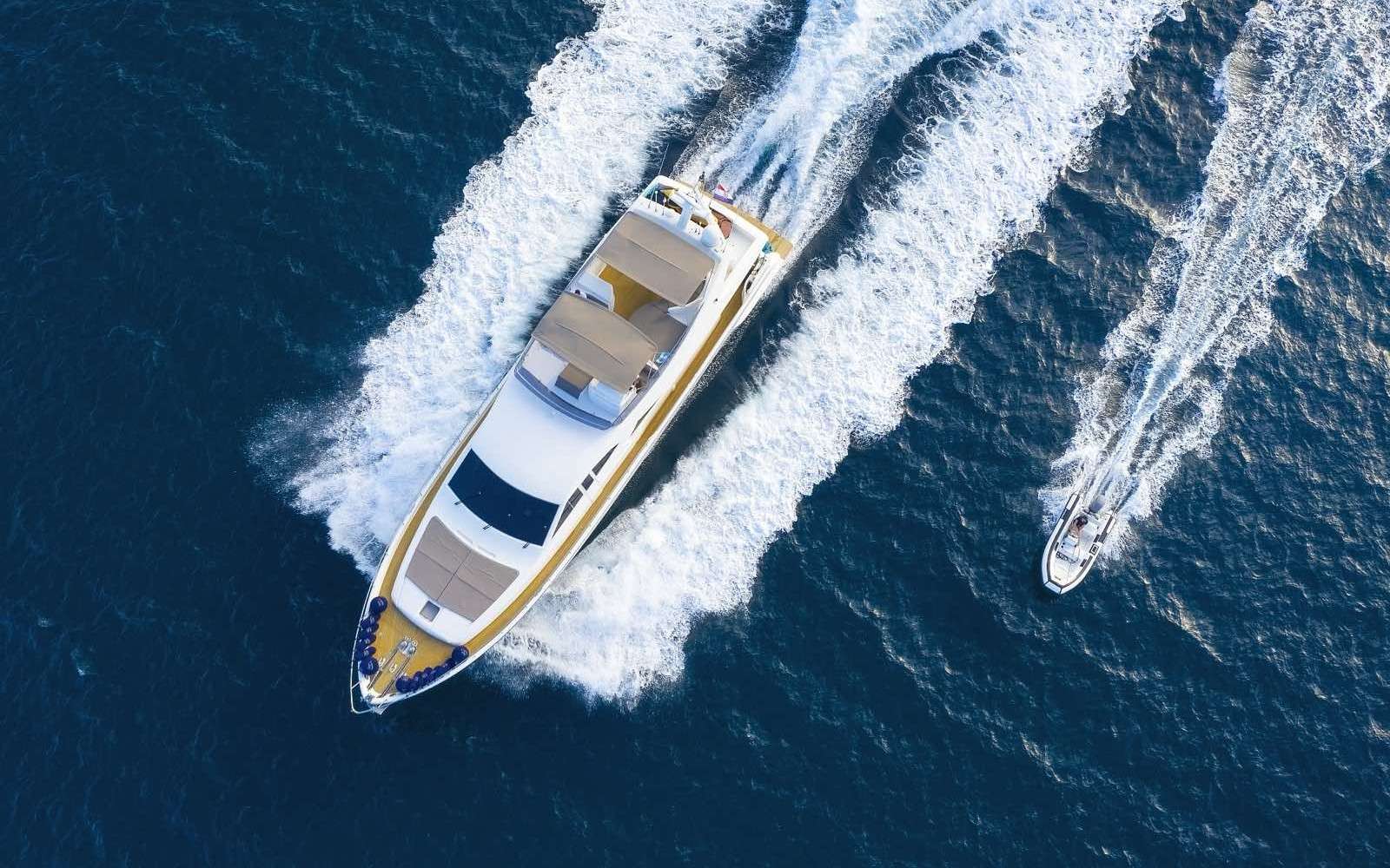 LUNA ROSSA