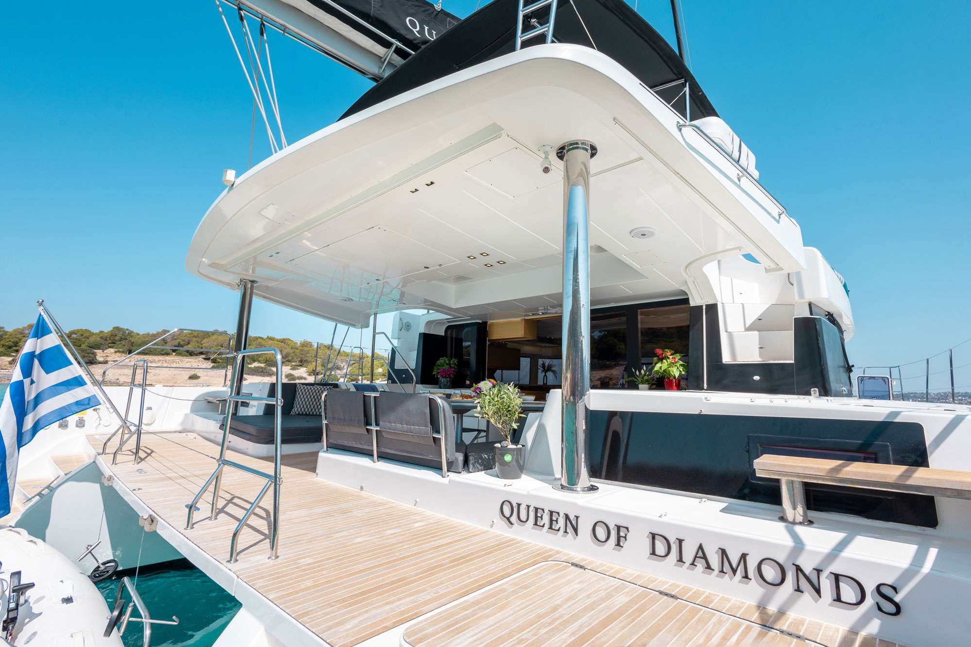 QUEEN OF DIAMONDS