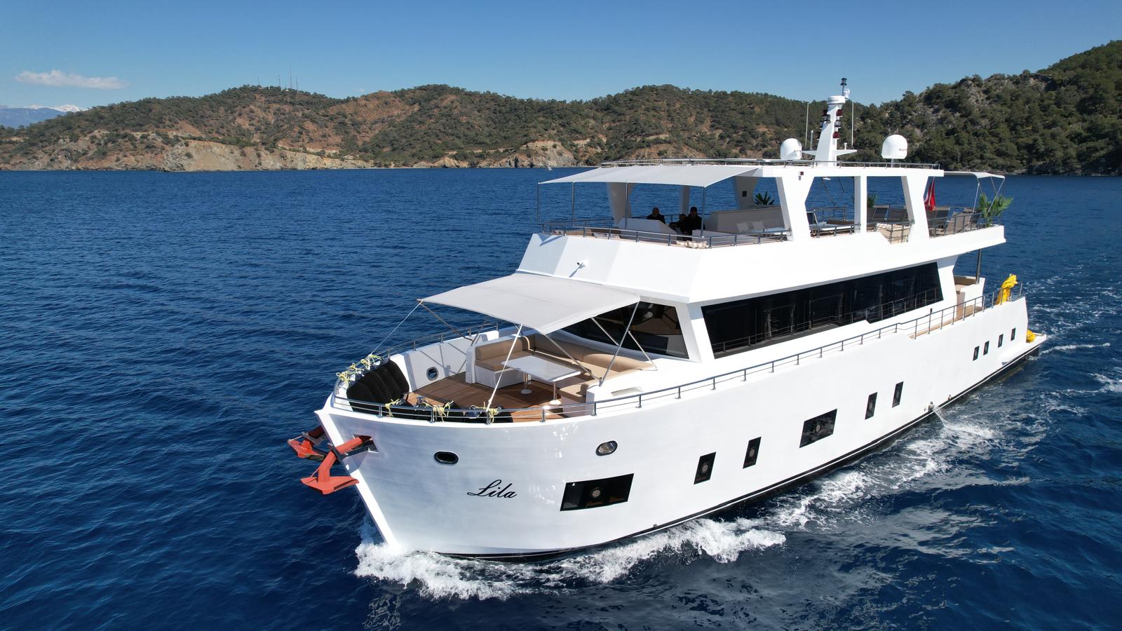 LILA TRAWLER